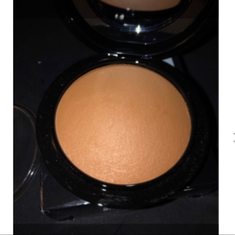 MAC Mineralize Skinfinish Dark Deepest